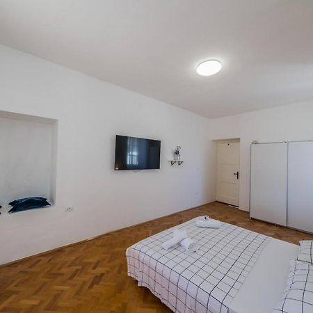 Seafront Apartments Karlo Kastela Dış mekan fotoğraf
