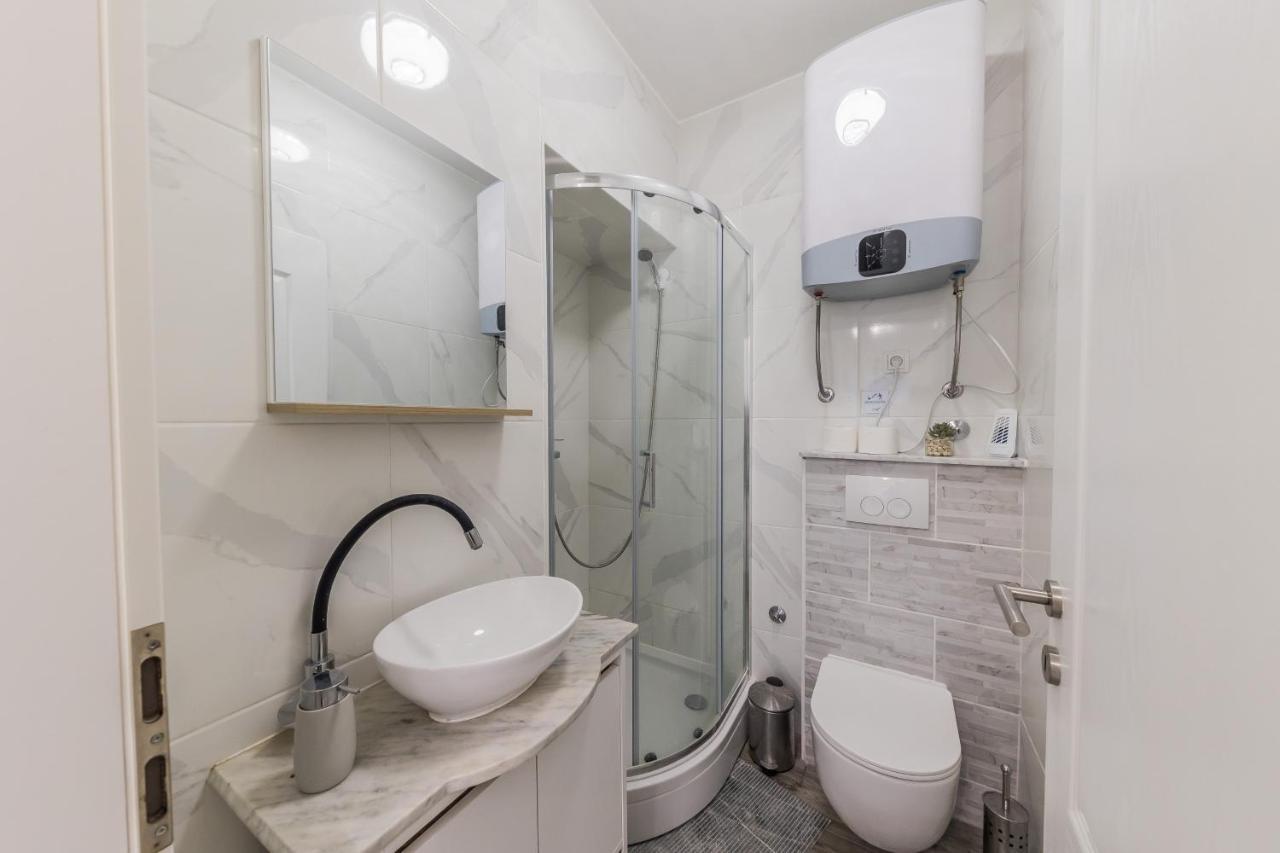 Seafront Apartments Karlo Kastela Dış mekan fotoğraf