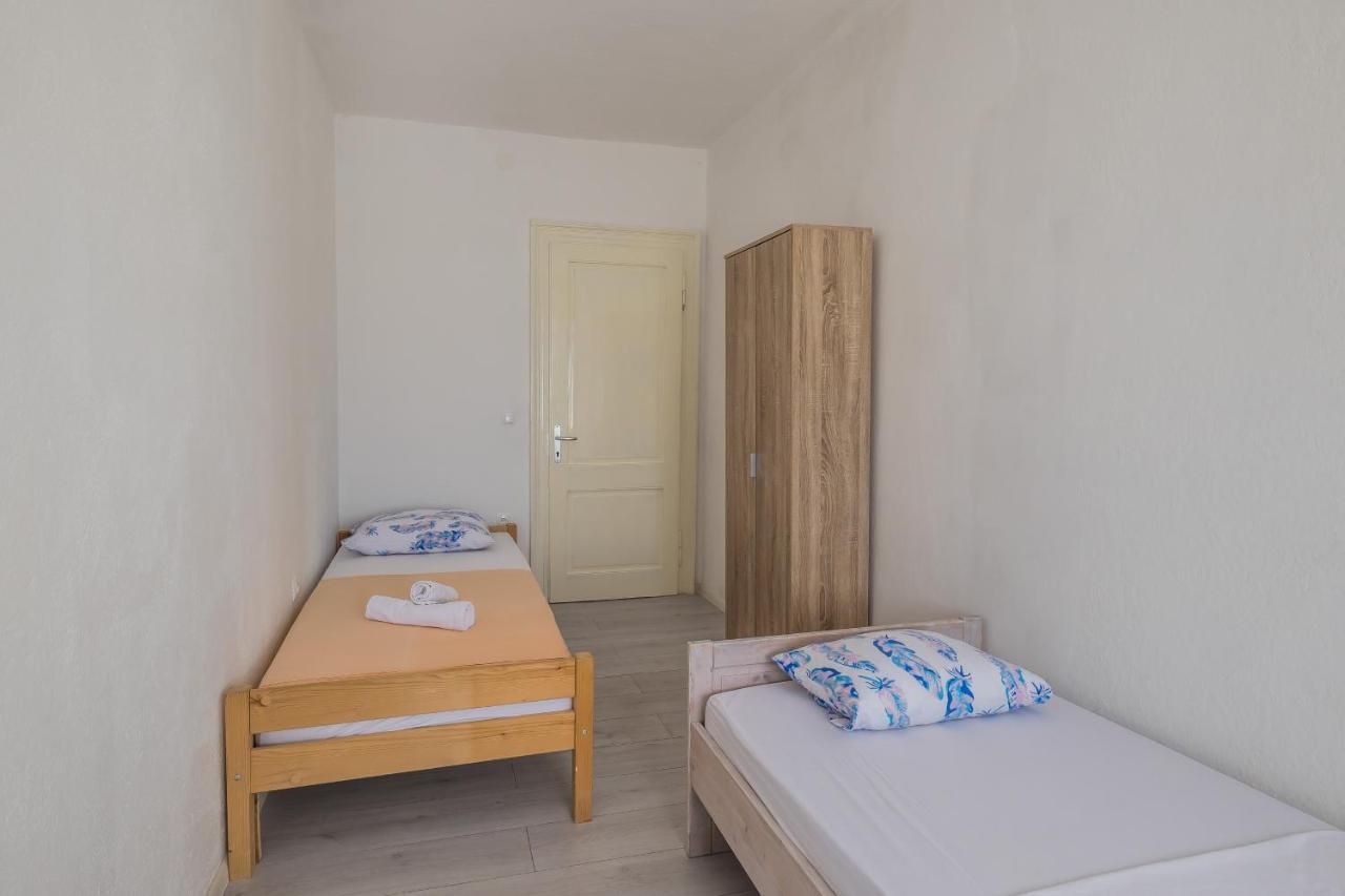 Seafront Apartments Karlo Kastela Dış mekan fotoğraf