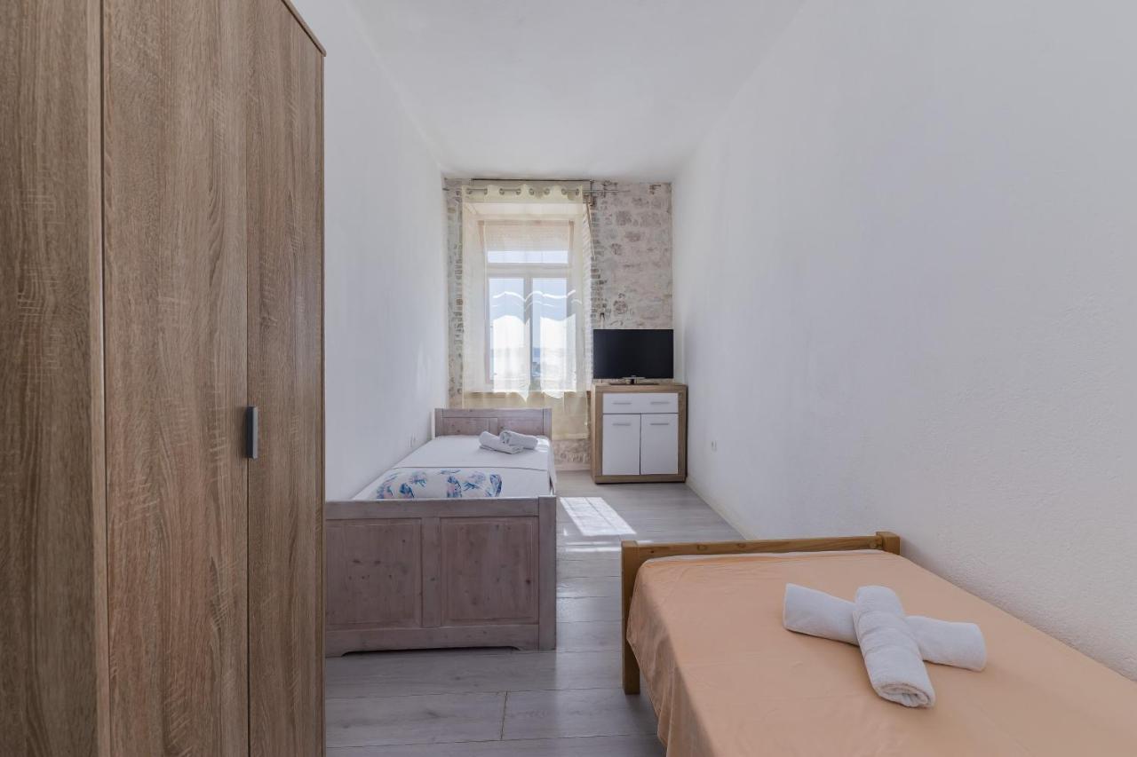 Seafront Apartments Karlo Kastela Dış mekan fotoğraf