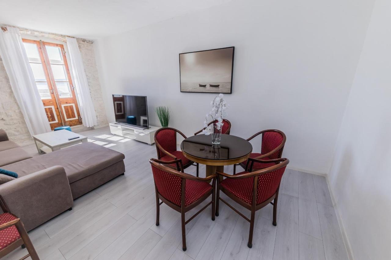 Seafront Apartments Karlo Kastela Dış mekan fotoğraf