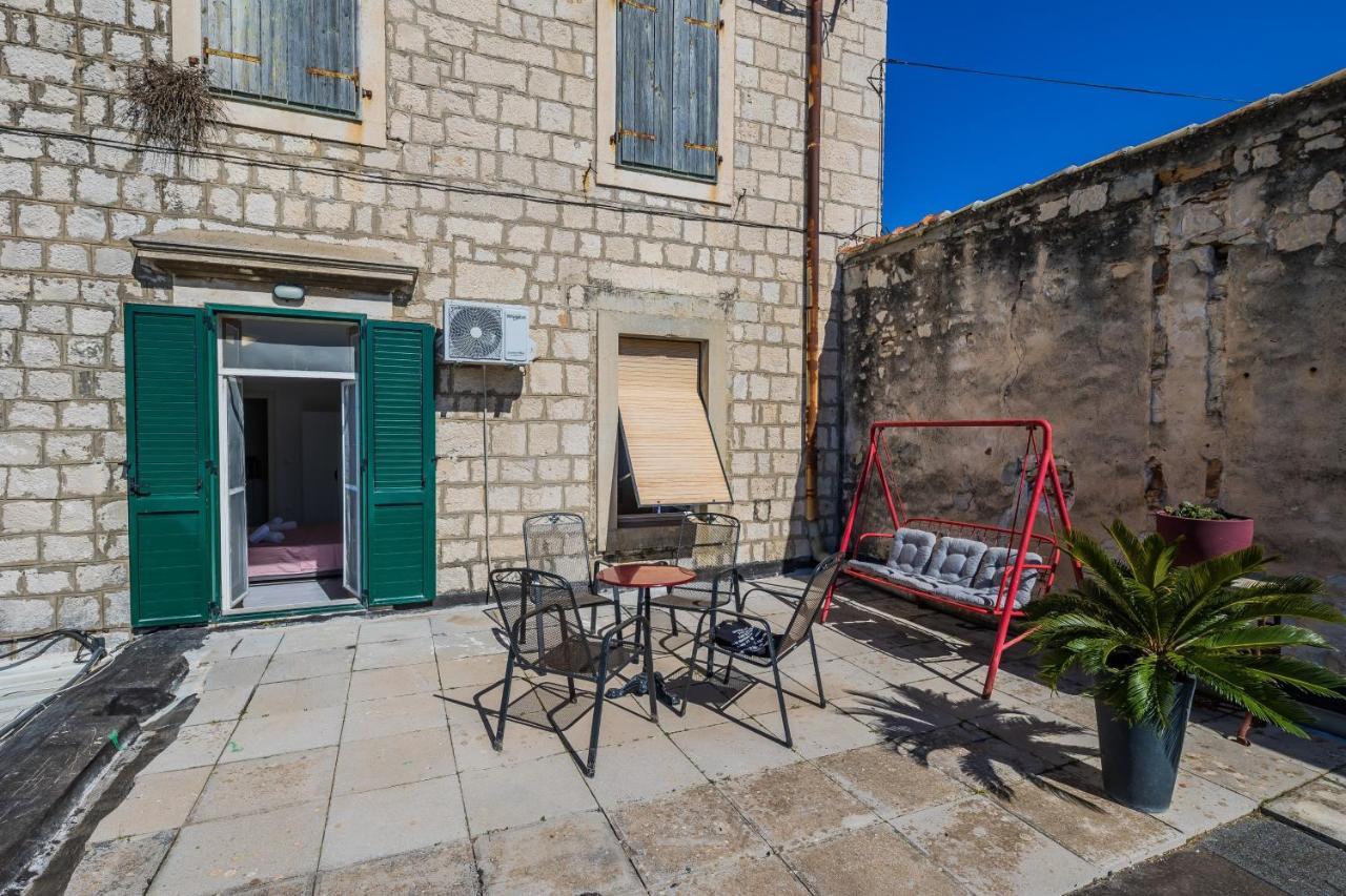 Seafront Apartments Karlo Kastela Dış mekan fotoğraf