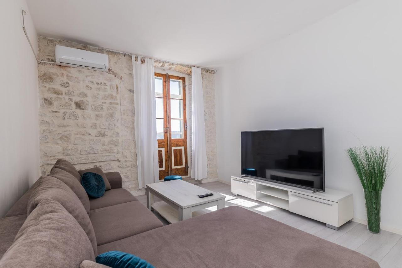 Seafront Apartments Karlo Kastela Dış mekan fotoğraf