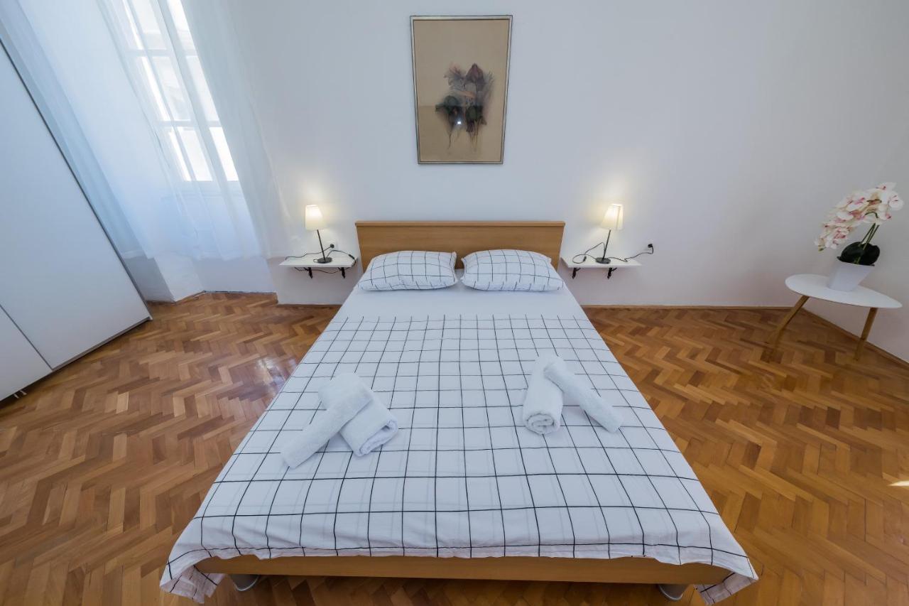 Seafront Apartments Karlo Kastela Dış mekan fotoğraf